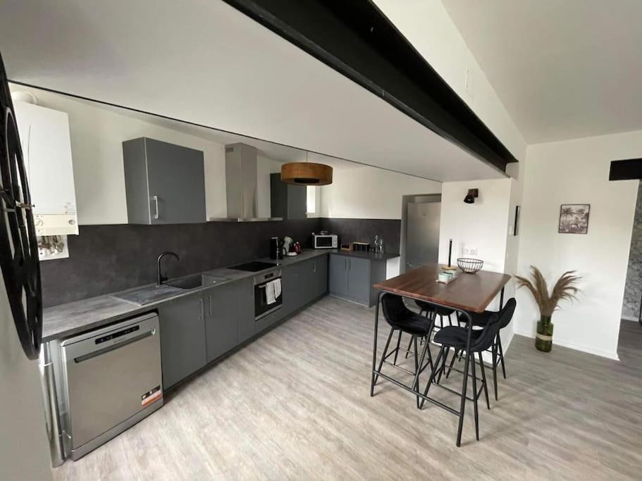 Appartement Jungle- Hypercentre -Charleville ภายนอก รูปภาพ